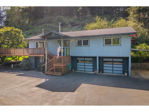 94032 Brush Ln, Coos Bay, OR, 97420-8278 | Card Image