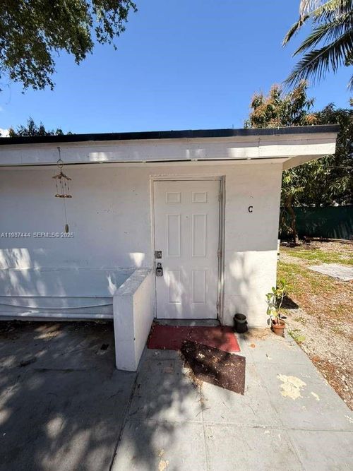 c-2265 Nw 100th St, Miami, FL, 33147 | Card Image