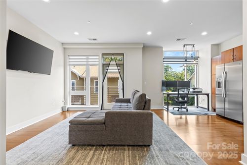 unit-202-300 Magnolia Ave, Charlotte, NC, 28203-0102 | Card Image