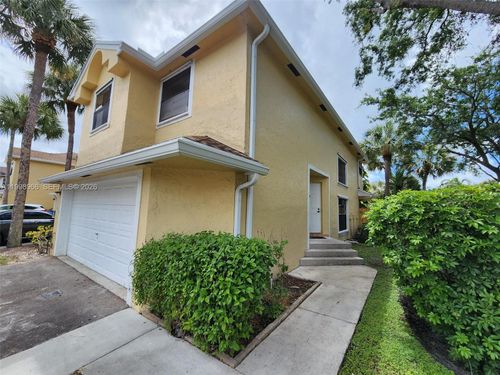 200-200 Sw 95th Ter, Pembroke Pines, FL, 33025-1100 | Card Image