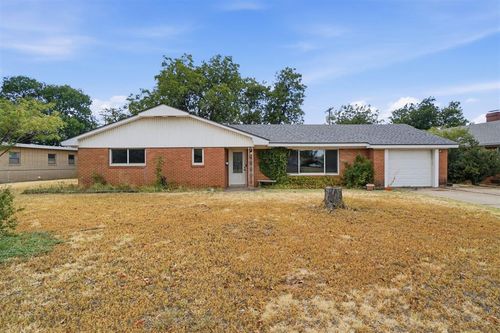1731 N Hudson St, Altus, OK, 73521-2023 | Card Image