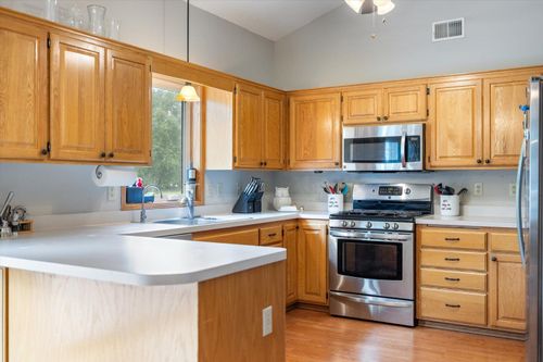 9408 Jennifer Ct, Chisago City, MN, 55013-9342 | Card Image