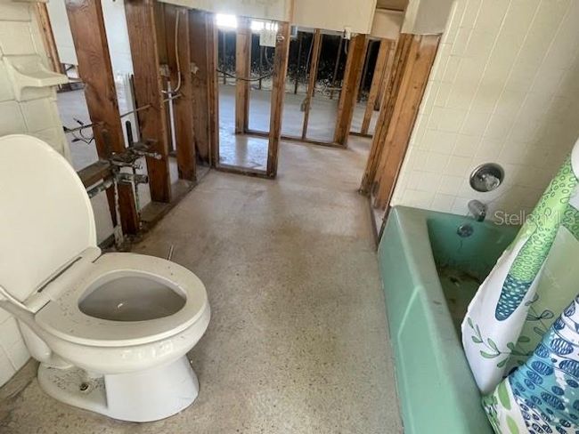 5365 Dover St Ne, House other with 3 bedrooms, 2 bathrooms and null parking in St Petersburg FL | Image 9