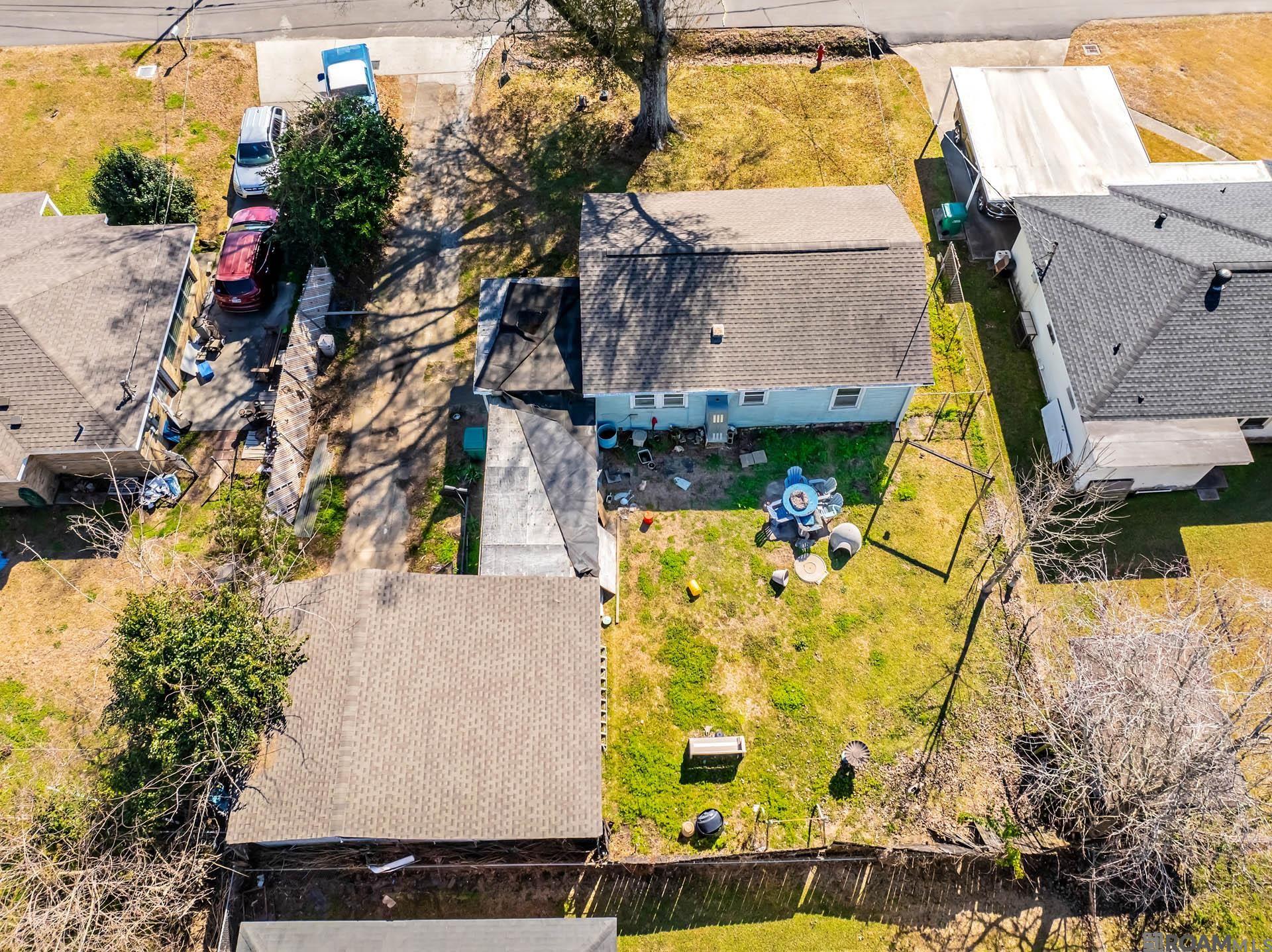 Residential in Laplace 4