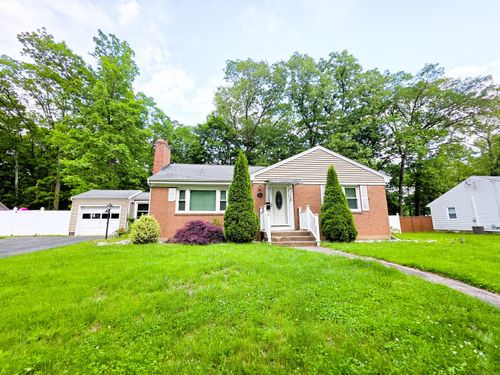 31 Andor Rd, Manchester, CT, 06040-6107 | Card Image