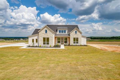 View of front of property with a front lawn | Image 2