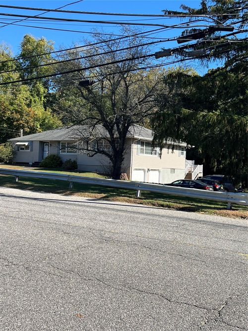 61 Hudson Ave, Lake Grove, NY, 11755-2954 | Card Image