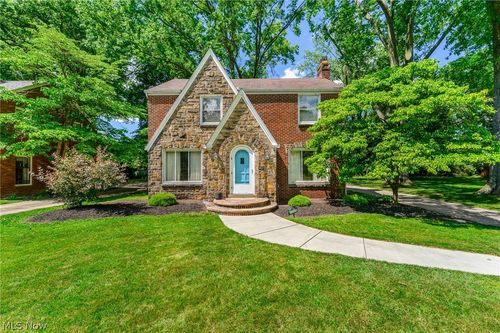 124 Danbury Dr, Youngstown, OH, 44512-1005 | Card Image