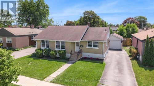 641 Harold Dr, Peterborough, ON, K9J3X9 | Card Image