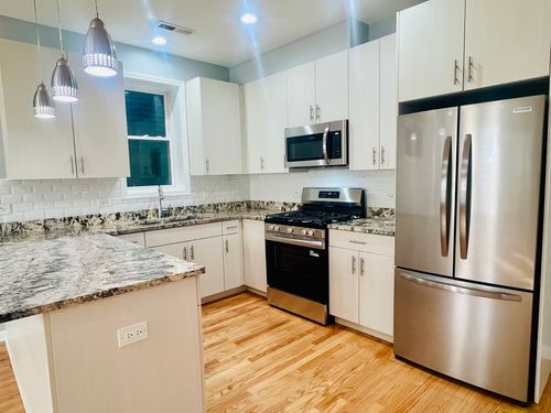 b-1750 Cermak Rd, Chicago, IL, 60608-5236 | Card Image