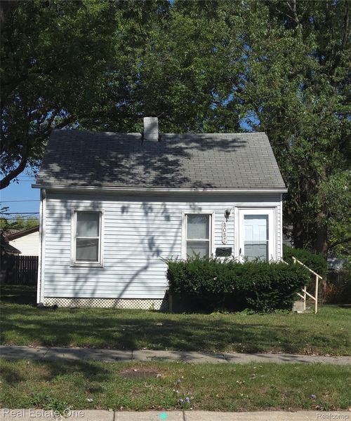 8087 Continental Ave, Warren, MI, 48089-1608 | Card Image