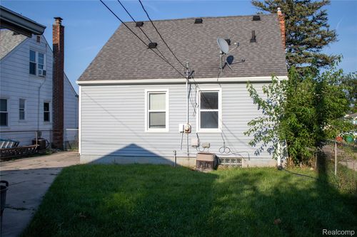21803 Brittany Ave, Eastpointe, MI, 48021-4021 | Card Image