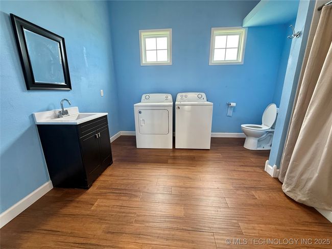 Bathroom | Image 11