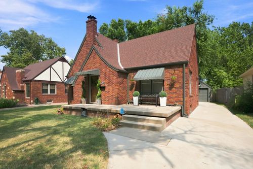 260 S Minneapolis Ave, Wichita, KS, 67211-1929 | Card Image