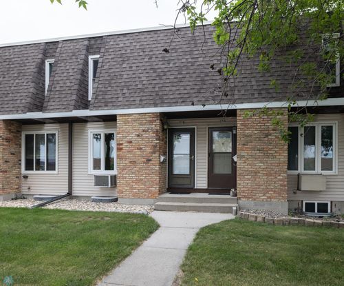 236 13th Ave E, West Fargo, ND, 58078-3301 | Card Image