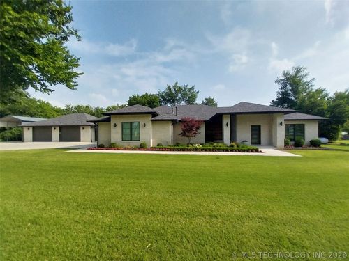 15670 E Newton St, Tulsa, OK, 74116-2482 | Card Image