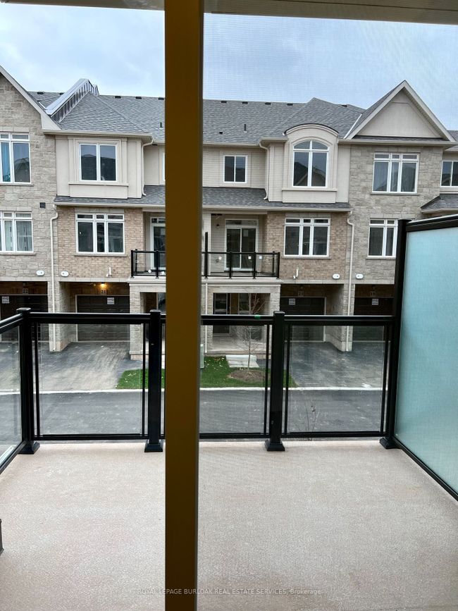27 - 40 Zinfandel Dr, Home with 3 bedrooms, 3 bathrooms and 2 parking in Stoney Creek ON | Image 6