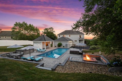 7 Bridle Spur Ln, Danvers, MA, 01923-1262 | Card Image