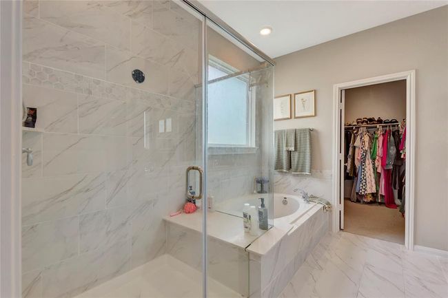 Primary Full Bathroom | Image 17