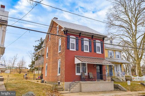 244 E High St, WOMELSDORF, PA, 19567-1504 | Card Image