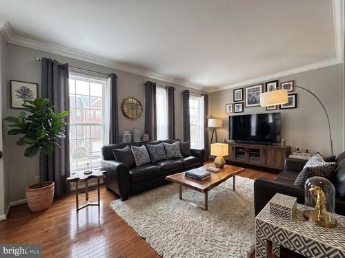 5609 Faircloth Ct, CENTREVILLE, VA, 20120-1979 | Card Image