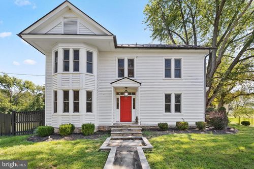 7021 Leeds Manor Rd, Marshall, VA, 20115-2227 | Card Image