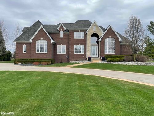 21901 31 Mile Rd, Ray, MI, 48096-1439 | Card Image