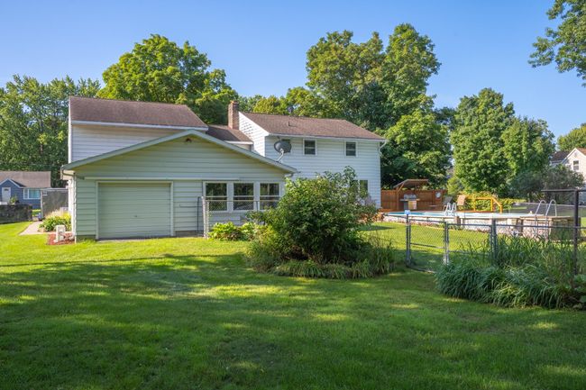 Additional back garage for the lawn toys | Image 43