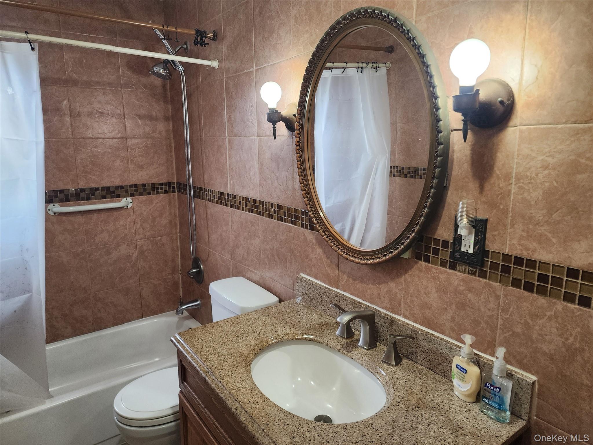 Residential in Oyster Bay 4