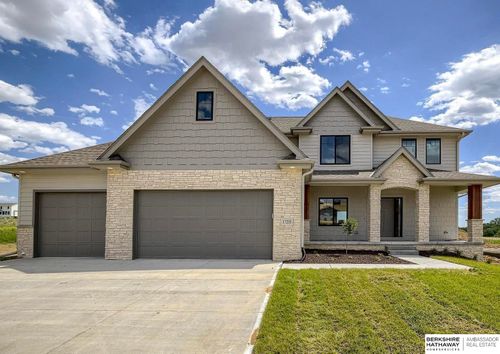 17205 Sarah St, Bennington, NE, 68007-5076 | Card Image