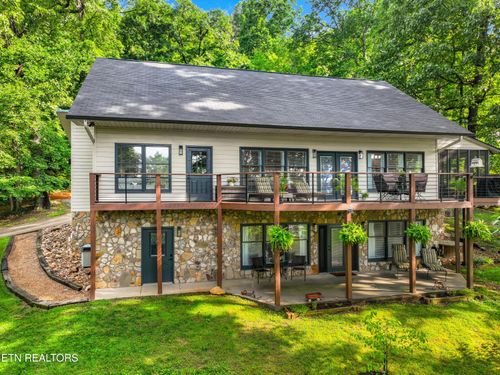 1325 Doyal Dr, Morristown, TN, 37814-6105 | Card Image