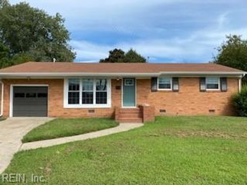 725 Spruce Rd, Newport News, VA, 23601-3518 | Card Image