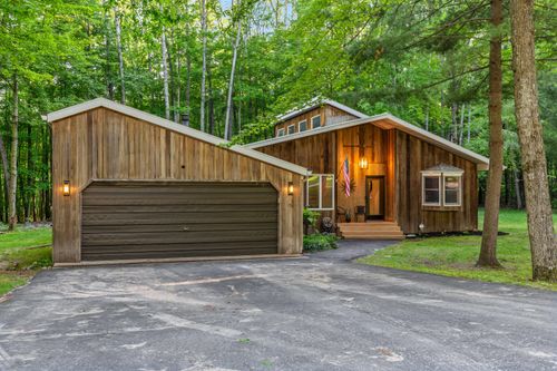 8247 Tanglewood Trl, Stanwood, MI, 49346-9757 | Card Image