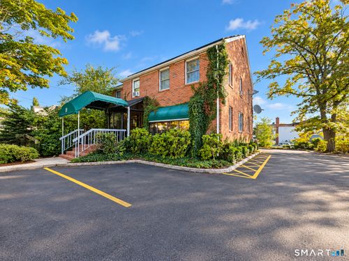 10 Dale Street, West Hartford, CT, 06107 | Card Image