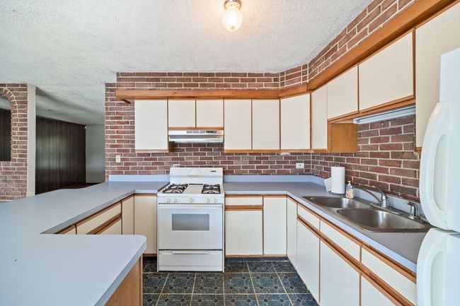 17433 Appletree Dr, House other with 3 bedrooms, 1 bathrooms and 6 parking in Hazel Crest IL | Image 13