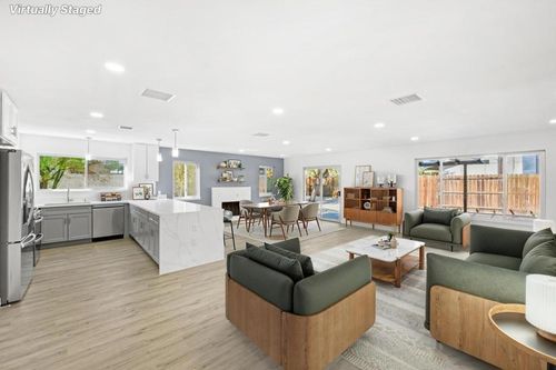 2490 E Francis Dr, Palm Springs, CA, 92262-2551 | Card Image