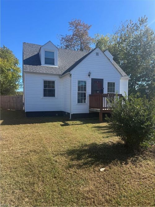 446 Algonquin Rd, Hampton, VA, 23661-1516 | Card Image