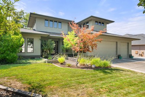 938 St Andrews Way, Eagle Point, OR, 97524 | Card Image