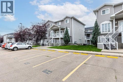 154 Somerset Lane Se, Medicine Hat, AB, T1B0E6 | Card Image