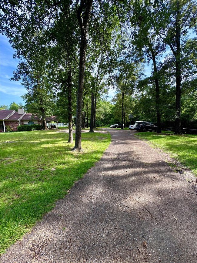 Driveway inside of the property | Image 4