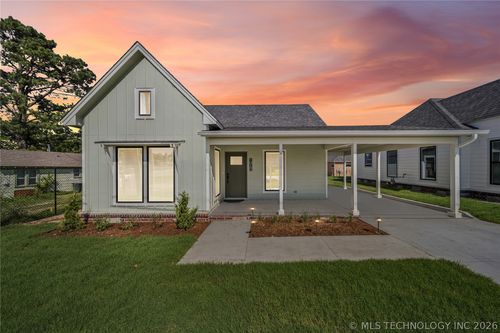 210 S Bluff St, Catoosa, OK, 74015-3090 | Card Image
