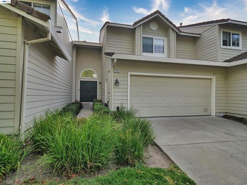 7445 Rolling Hills Cir, Dublin, CA, 94568-2290 | Card Image