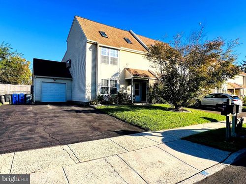 31 Bellaire Dr, LANGHORNE, PA, 19047-5763 | Card Image