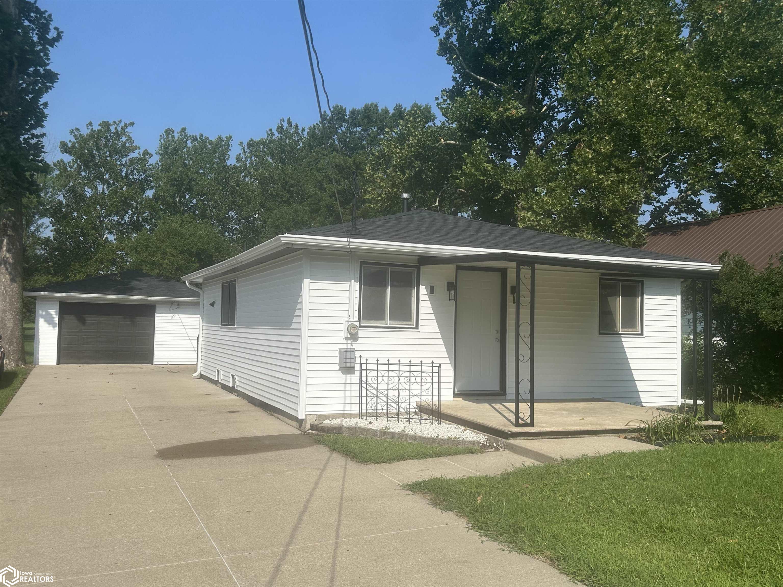 Ward St, Ottumwa, IA 52501