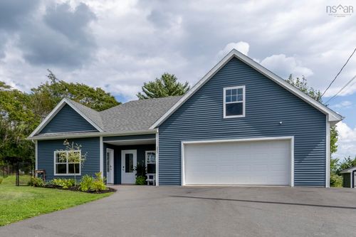 222 Adams St, Lunenburg, NS, B0J2C0 | Card Image