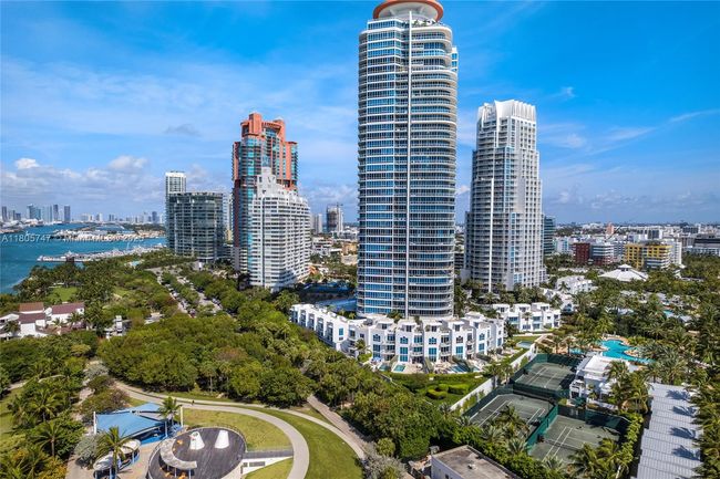 UNIT-13 - 100 S Pointe Dr, Condo with 3 bedrooms, 4 bathrooms and null parking in Miami Beach FL | Image 13