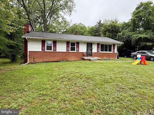 208 Pecan Ln, FREDERICKSBURG, VA, 22405-1745 | Card Image