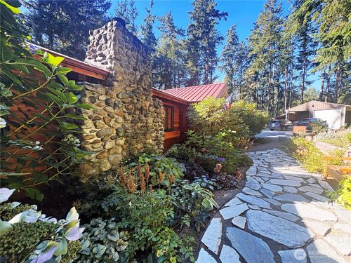 898 Meadowood Ln, Freeland, WA, 98249-9765 | Card Image