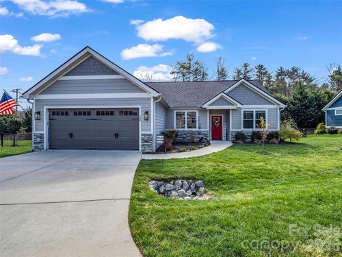 128 Shoeing Box Way, Hendersonville, NC, 28792-3300 | Card Image