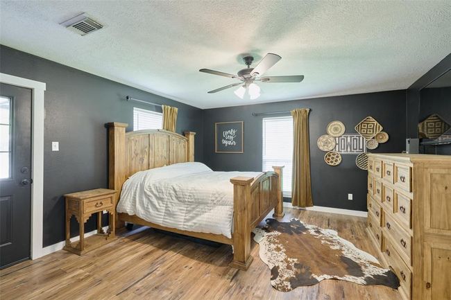 27548 Log Cabin Rd N, House other with 4 bedrooms, 2 bathrooms and 2 parking in Montgomery TX | Image 24